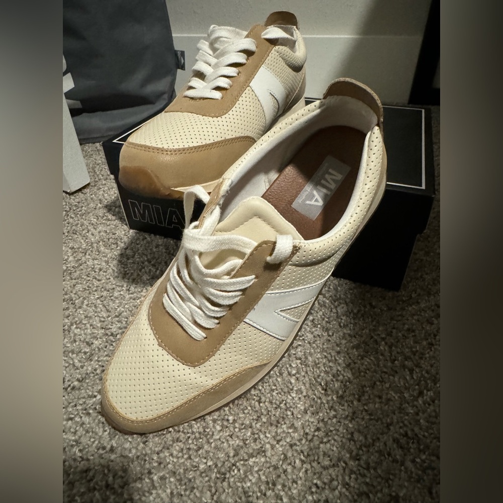 Mia shoes